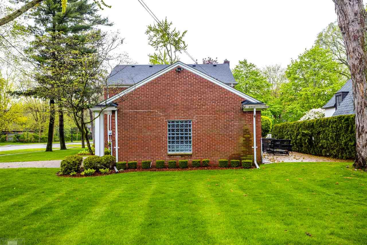 152 Cloverly Road Grosse Pointe, MI 48236 - Photo 50 of 59 50011864-49.JPG