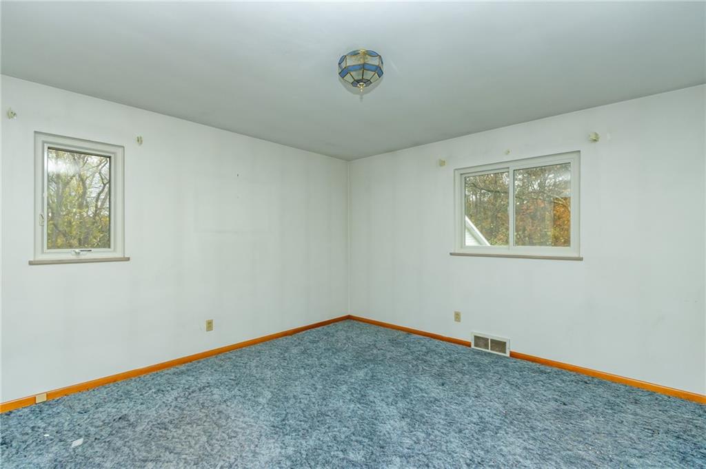 115 Acadia Lane Apollo, PA 15613 - Photo 17 of 20 an empty room with a window