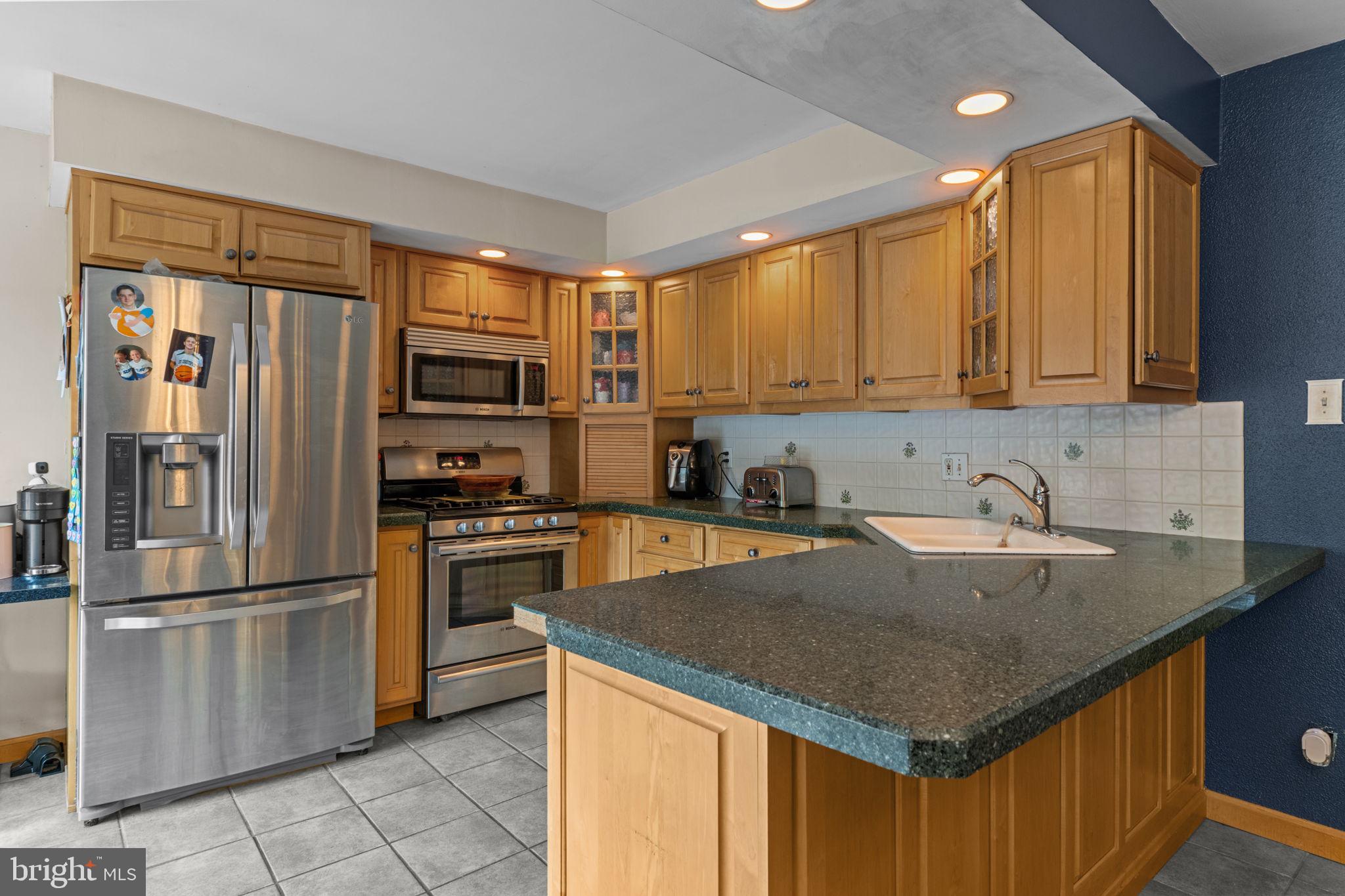 12505 Ramer Road Philadelphia, PA 19154 - Photo 8 of 27
