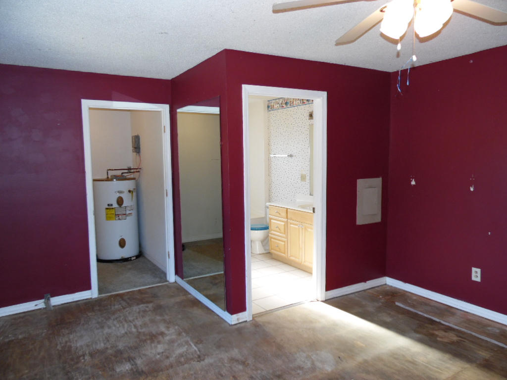 102 Dolphin Road Mary Esther, FL 32569 - Photo 17 of 25 016