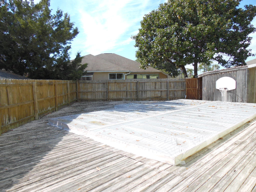 102 Dolphin Road Mary Esther, FL 32569 - Photo 8 of 25 161