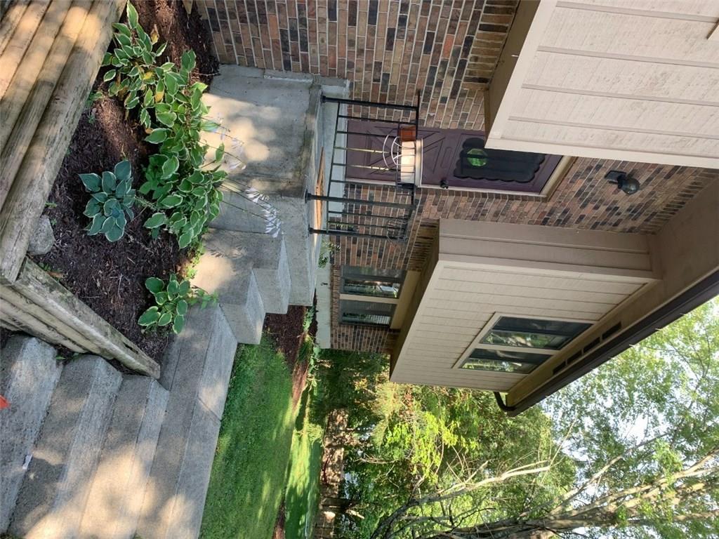 8405 Harrington Road Indianapolis, IN 46256 - Photo 5 of 25 Gallery Image 5