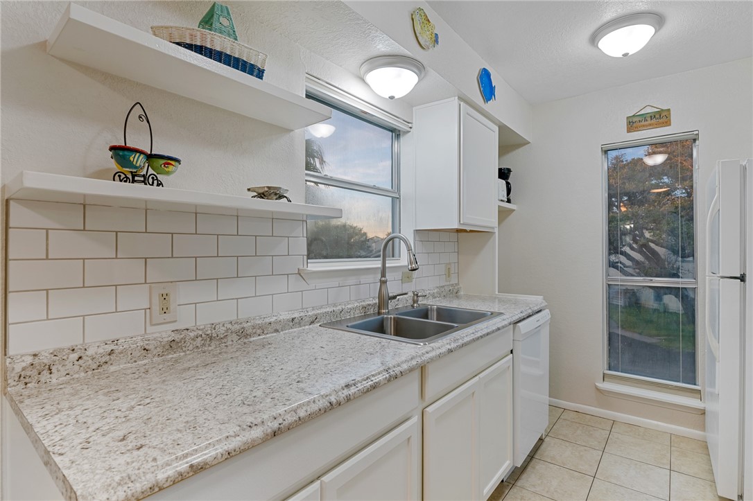 2003 North Fulton Beach Road, Unit 22 Rockport, TX 78382 - Photo 8 of 35