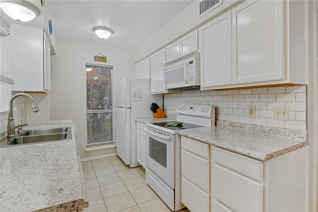 2003 North Fulton Beach Road, Unit 22 Rockport, TX 78382 - Photo 9 of 35