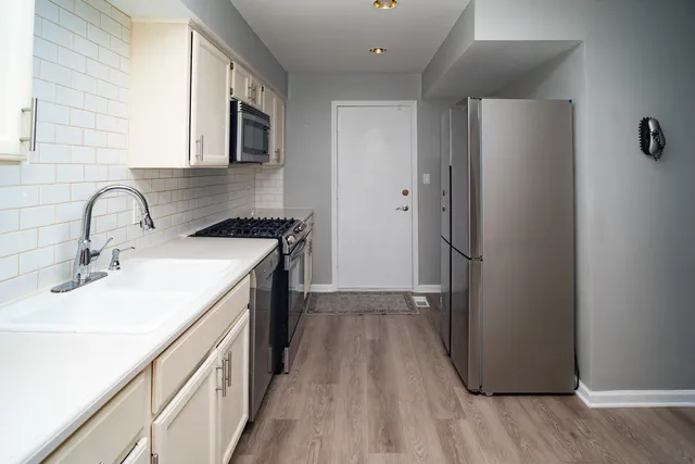 $399,900 | 164 Cascade Drive, Indian Head Park, IL 60525