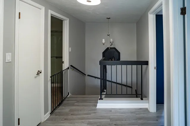 $399,900 | 164 Cascade Drive, Indian Head Park, IL 60525