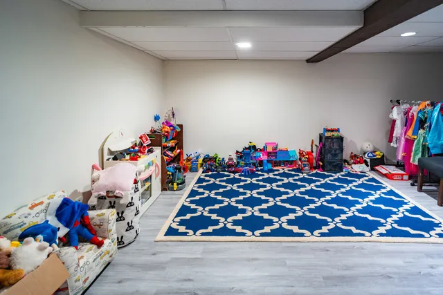 $399,900 | 164 Cascade Drive, Indian Head Park, IL 60525