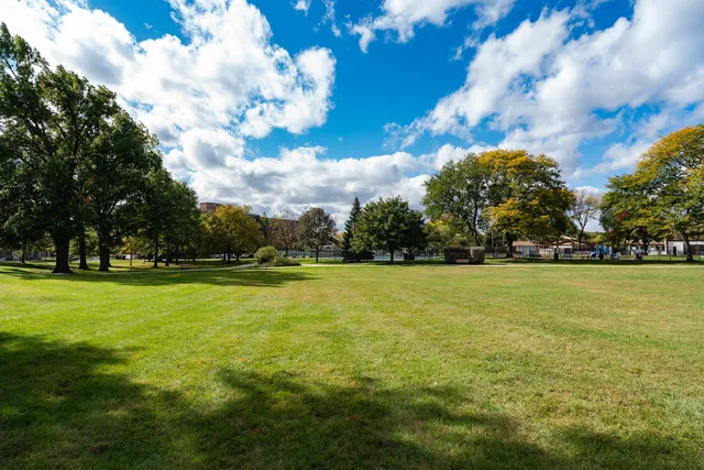 $399,900 | 164 Cascade Drive, Indian Head Park, IL 60525