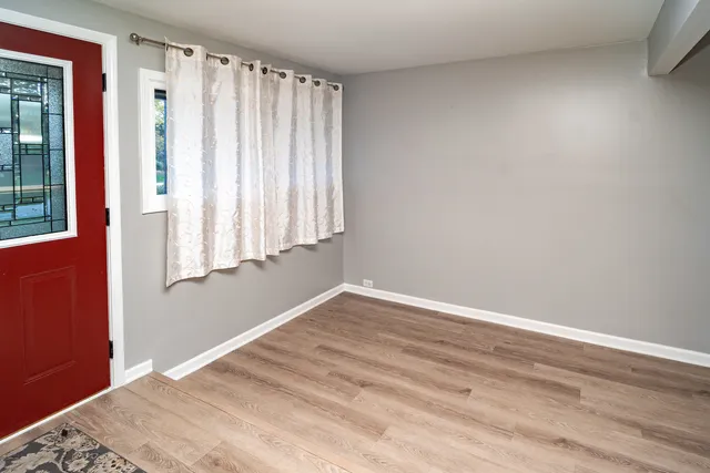 $399,900 | 164 Cascade Drive, Indian Head Park, IL 60525