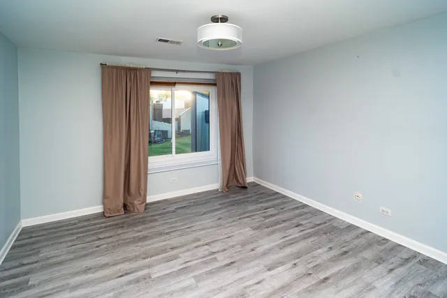 $399,900 | 164 Cascade Drive, Indian Head Park, IL 60525