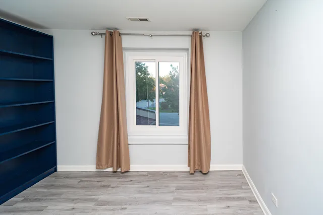 $399,900 | 164 Cascade Drive, Indian Head Park, IL 60525