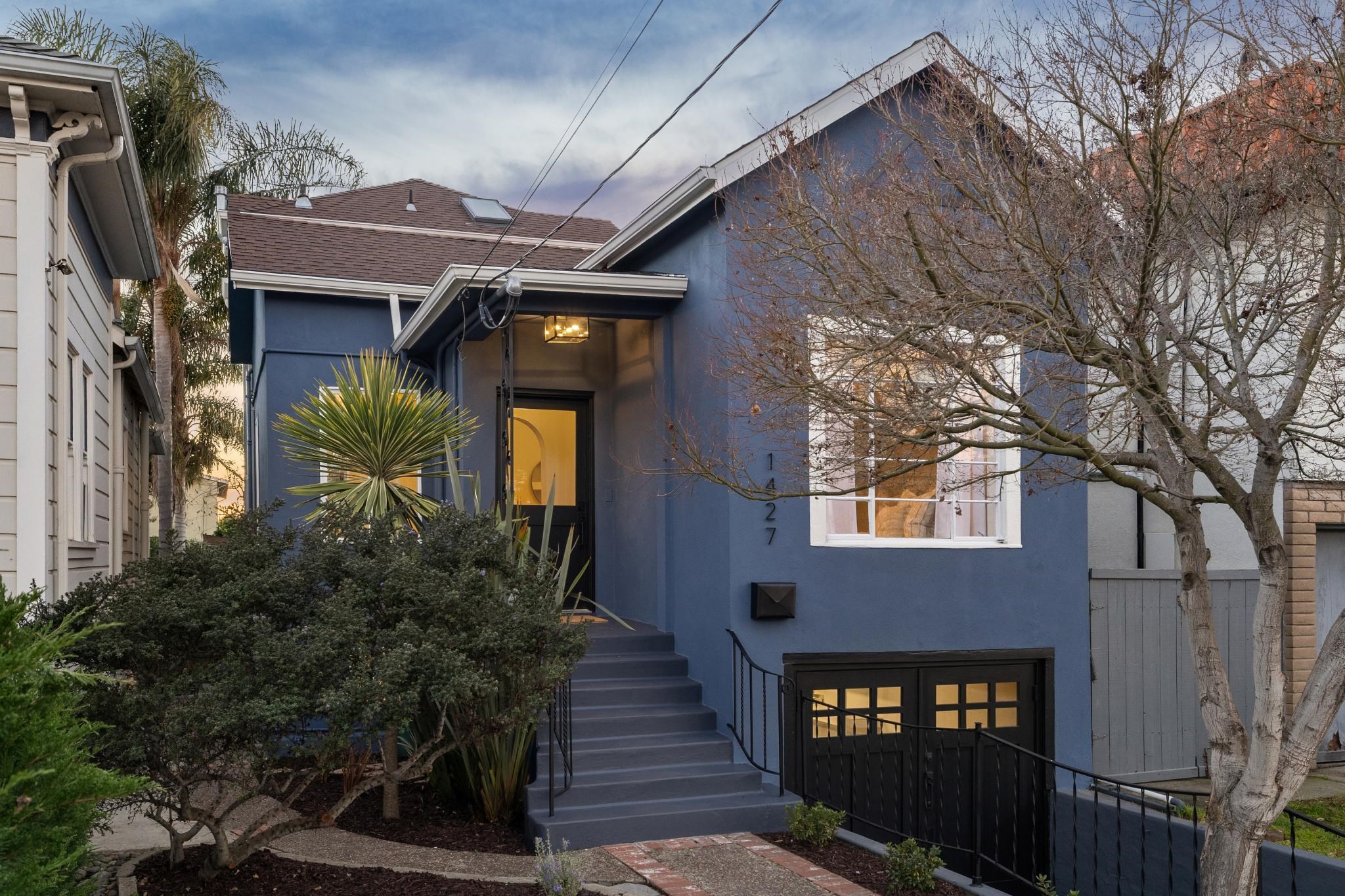 1427 Bay Street Alameda, CA 94501 - Photo 51 of 60 a front view of a house