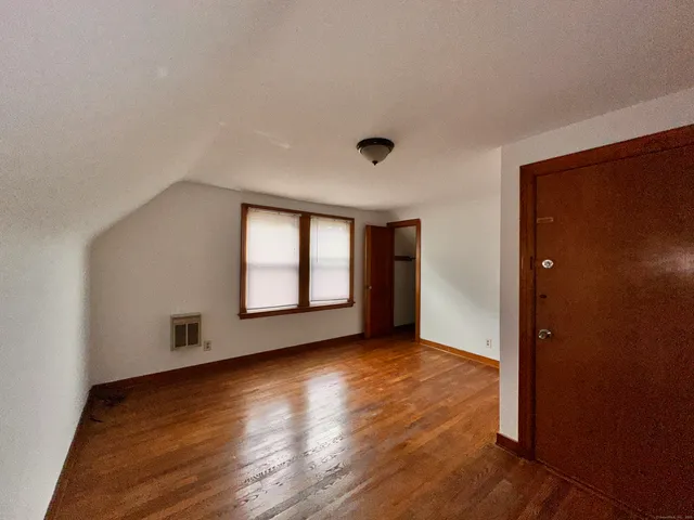 $1,500 | 253 Olivia Street, Derby, CT 06418