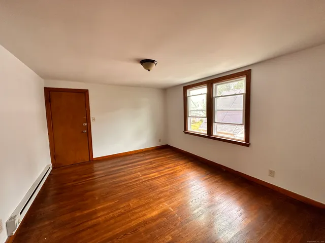 $1,500 | 253 Olivia Street, Derby, CT 06418