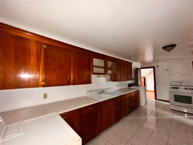 $1,500 | 253 Olivia Street, Derby, CT 06418