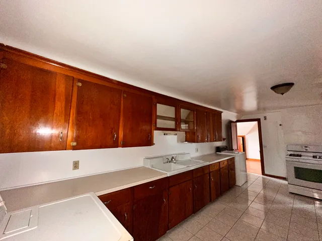 $1,500 | 253 Olivia Street, Derby, CT 06418