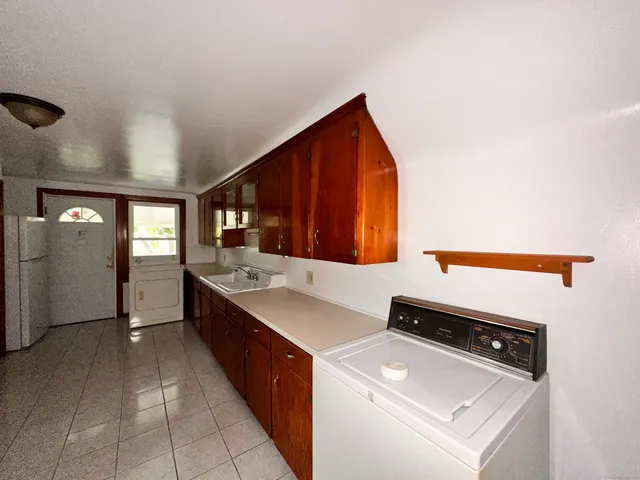 $1,500 | 253 Olivia Street, Derby, CT 06418