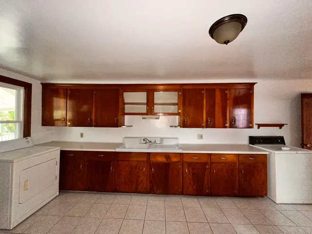 $1,500 | 253 Olivia Street, Derby, CT 06418