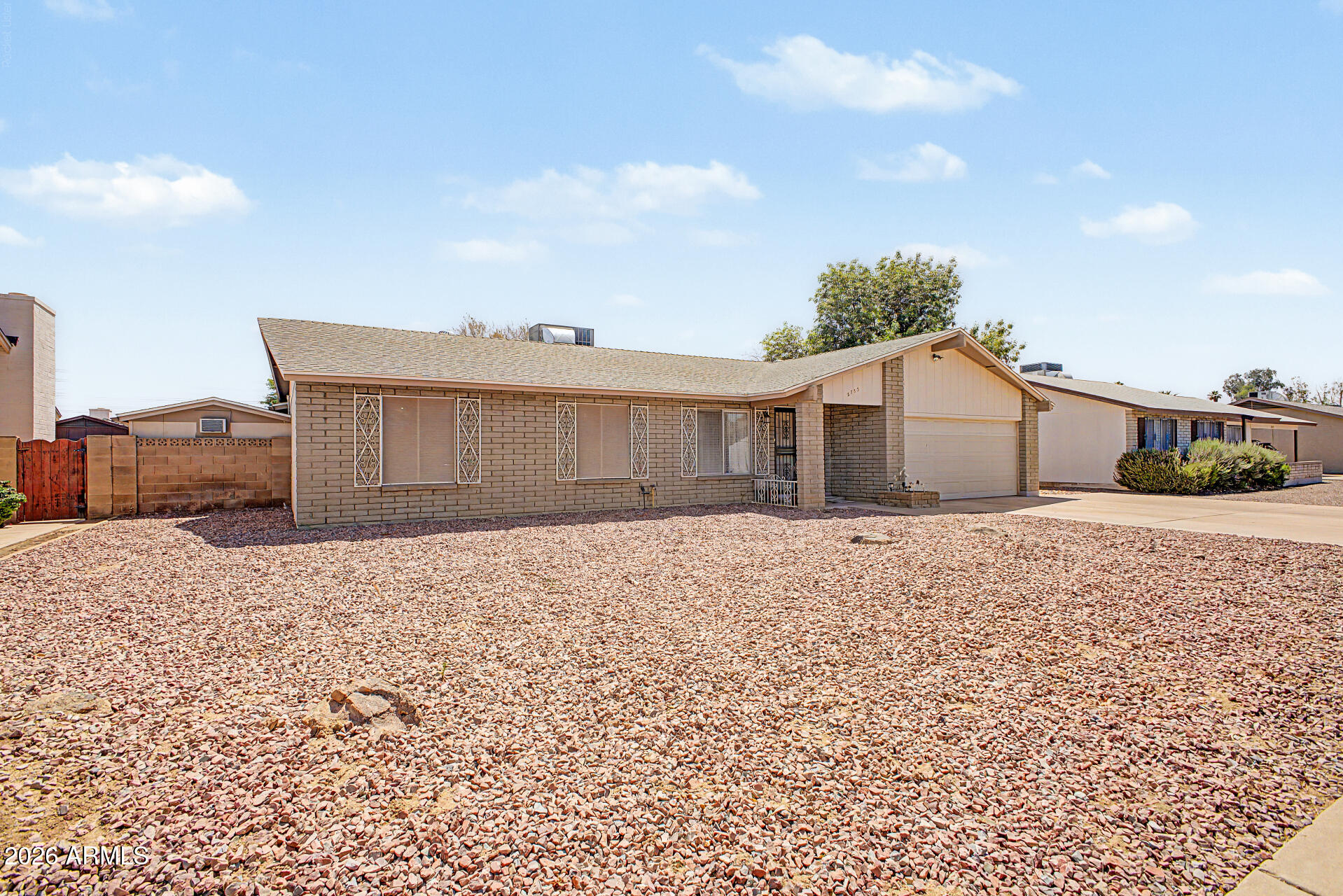3753 West Dalphin Road Phoenix, AZ 85051 - Photo 2 of 35