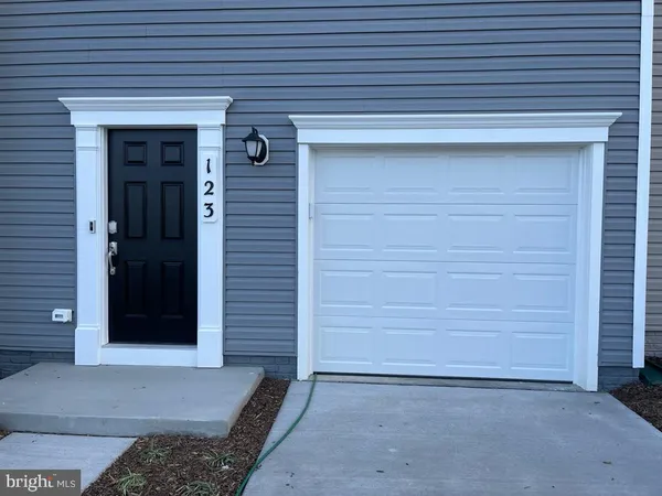 $2,295 | 123 Tye Court, Winchester, VA 22602