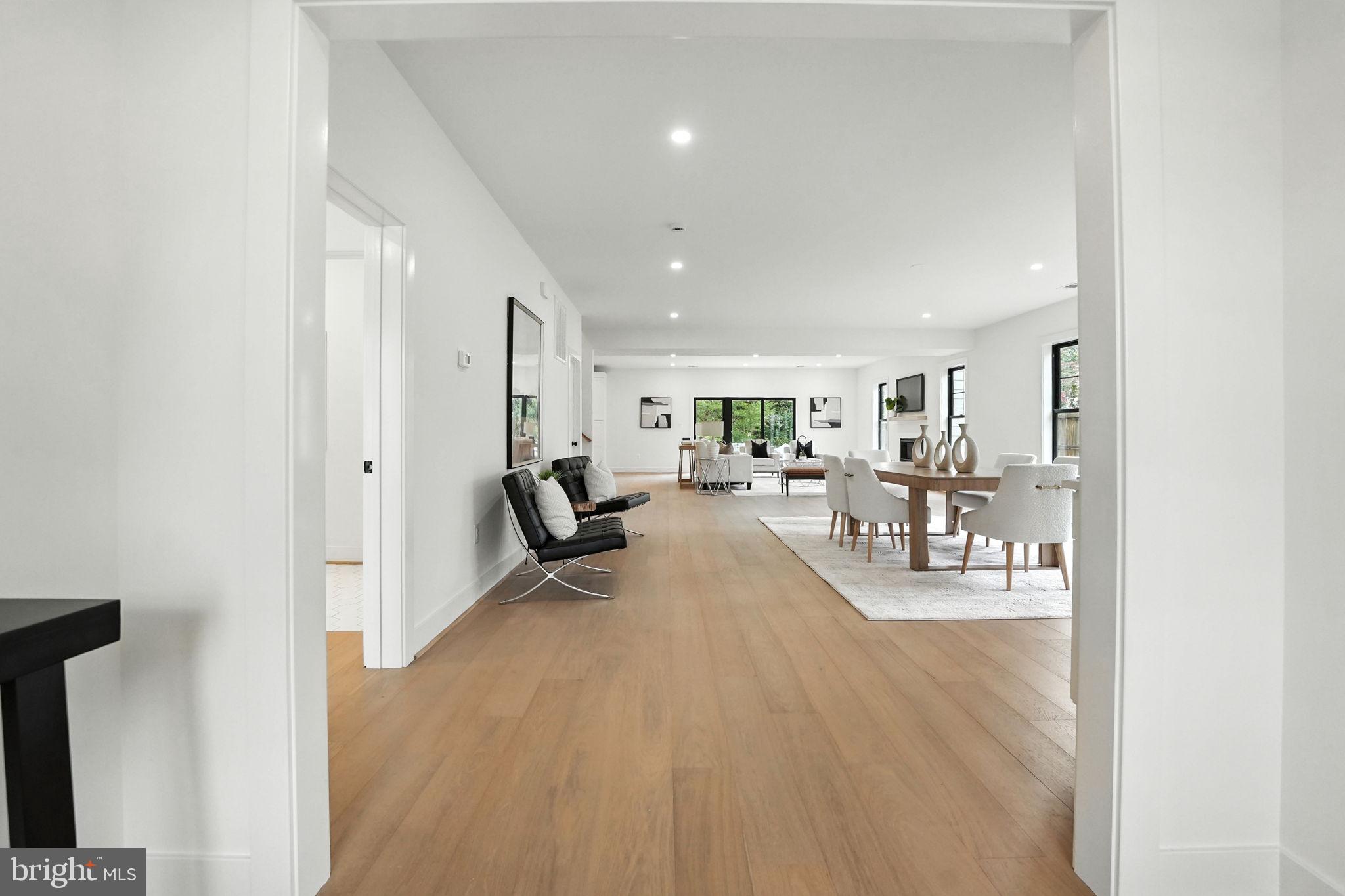 8118 Drayton Lane Springfield, VA 22151 - Photo 4 of 71