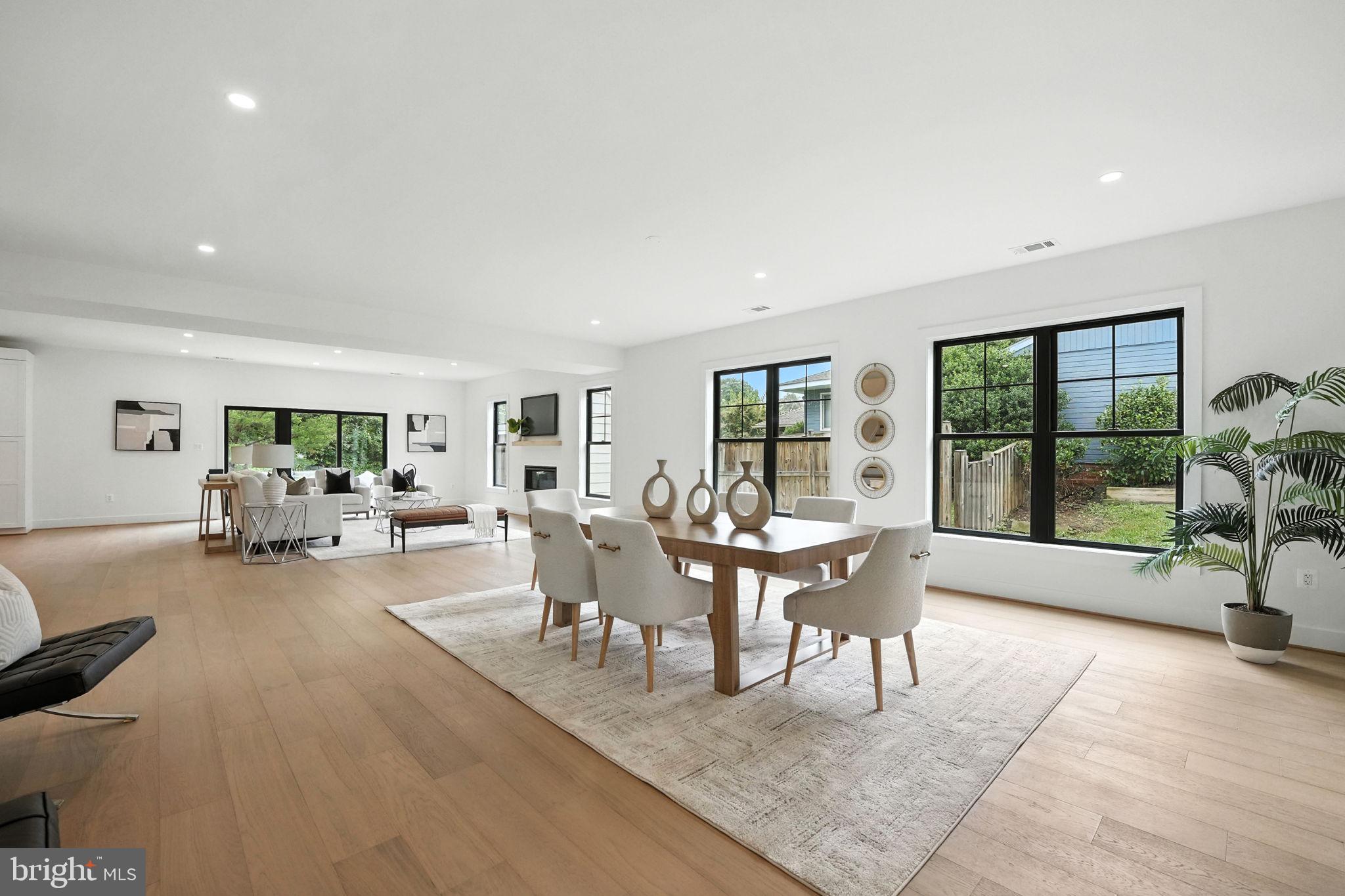 8118 Drayton Lane Springfield, VA 22151 - Photo 10 of 71 a view of a livingroom with furniture window and outside view