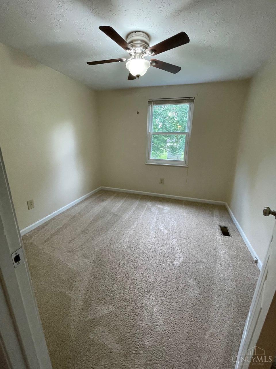 678 Woodgate Road Cincinnati, OH 45244 - Photo 8 of 15 Gallery Image 8
