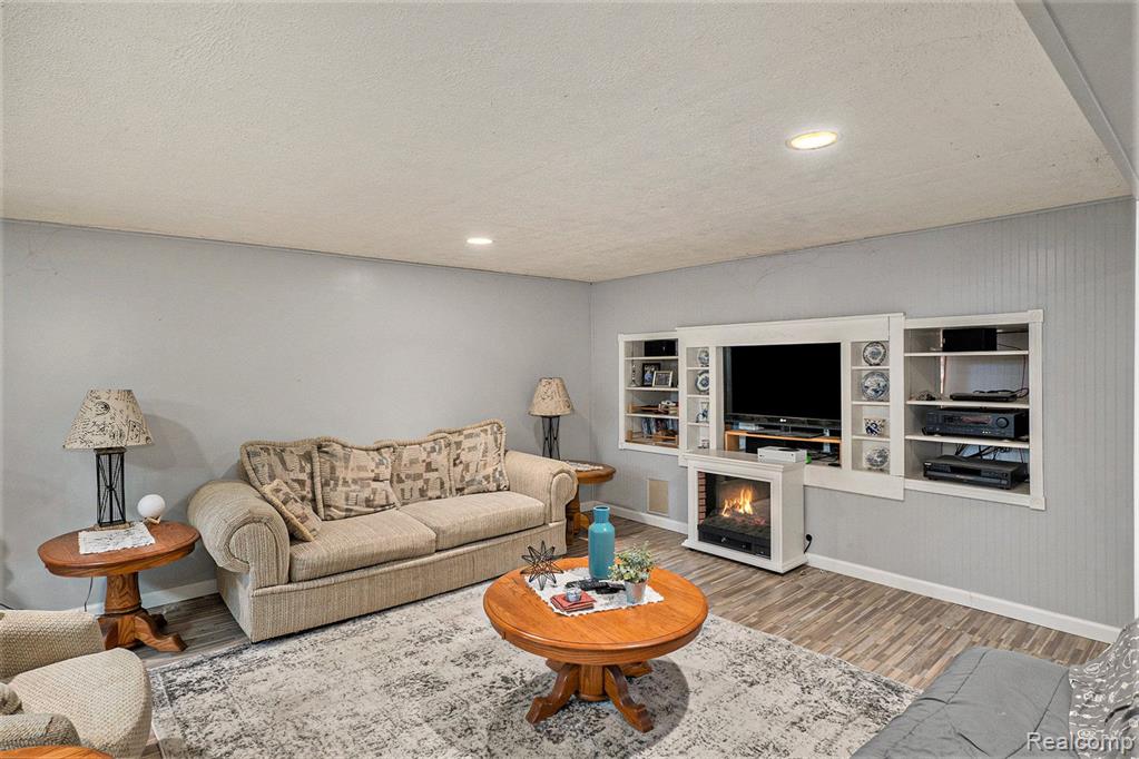 1592 Baldwin Road Lapeer, MI 48446 - Photo 18 of 25