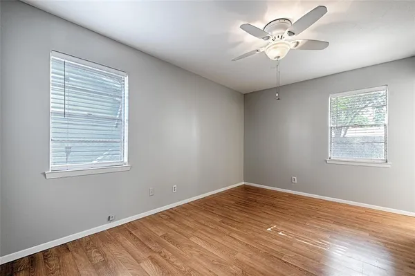 $2,100 | 2304 Meadow Crest, Irving, TX 75060