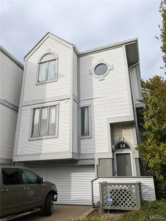 $1,550 | 32 Columbus Square Drive, St. Louis, MO 63101