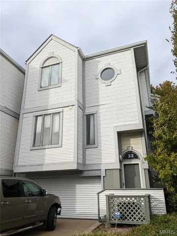 $1,550 | 32 Columbus Square Drive, St. Louis, MO 63101