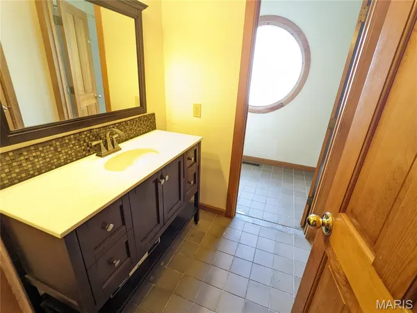$1,550 | 32 Columbus Square Drive, St. Louis, MO 63101