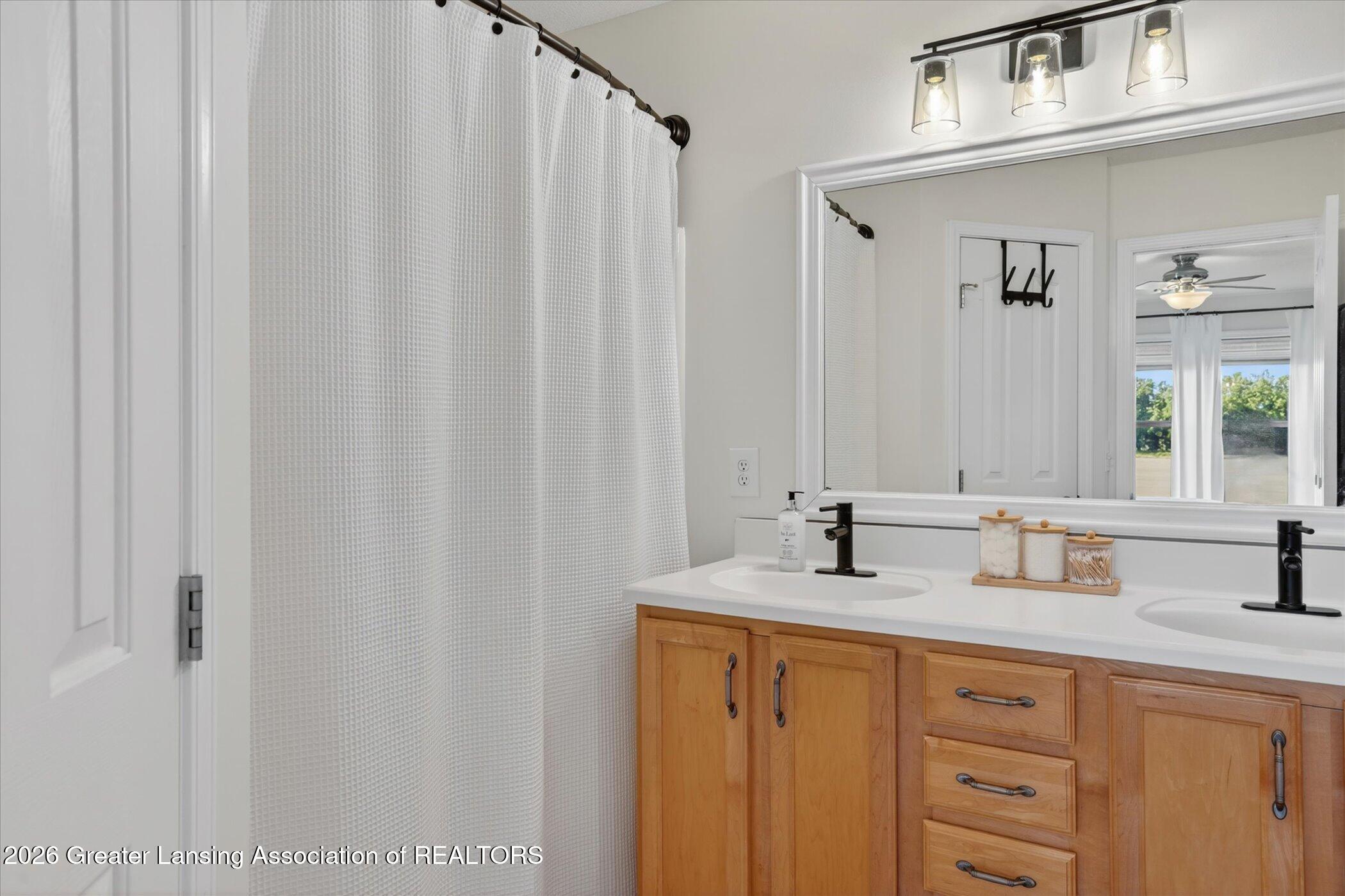 11430 West Howe Road Eagle, MI 48822 - Photo 19 of 50 18-11430-W-Howe-Rd-Windowstill