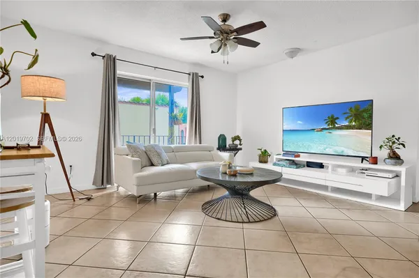$2,050 | 10786 North Kendall Drive, Unit D18, Miami, FL 33176