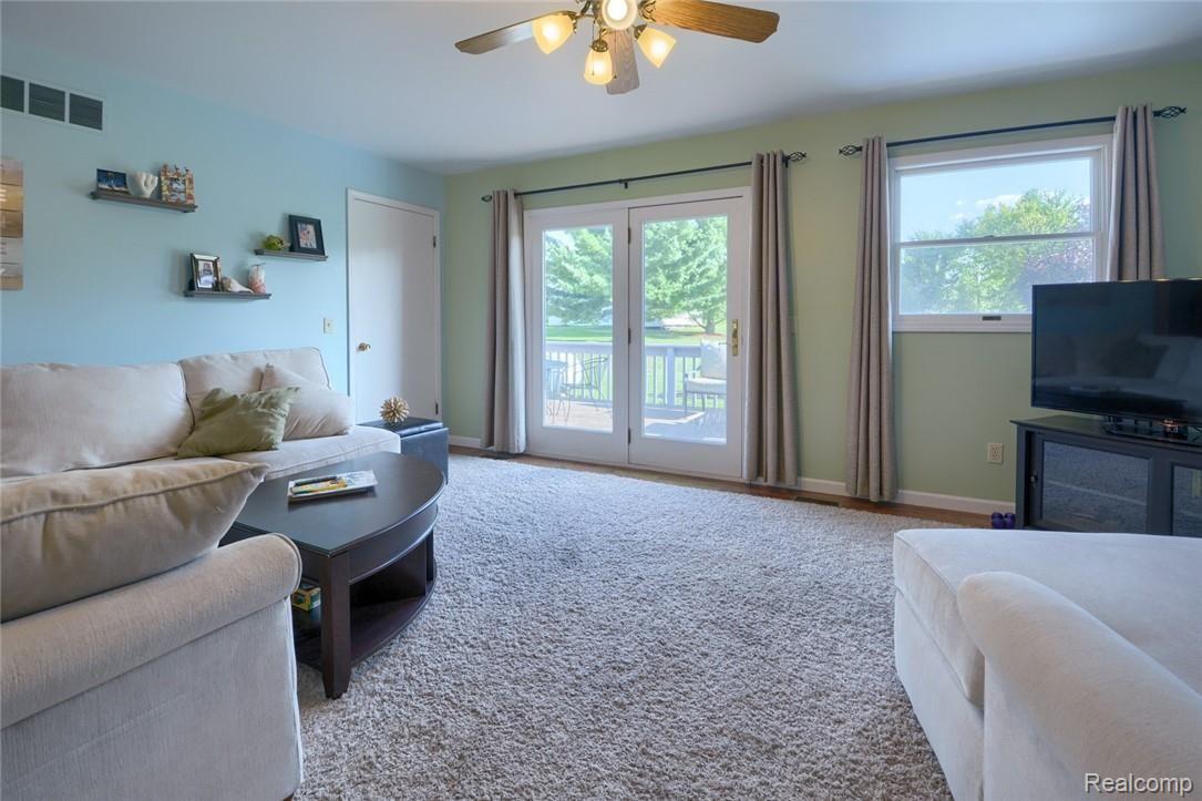 12490 East Carpenter Road Davison, MI 48423 - Photo 18 of 32 DSC_9361-HDR(3).jpg