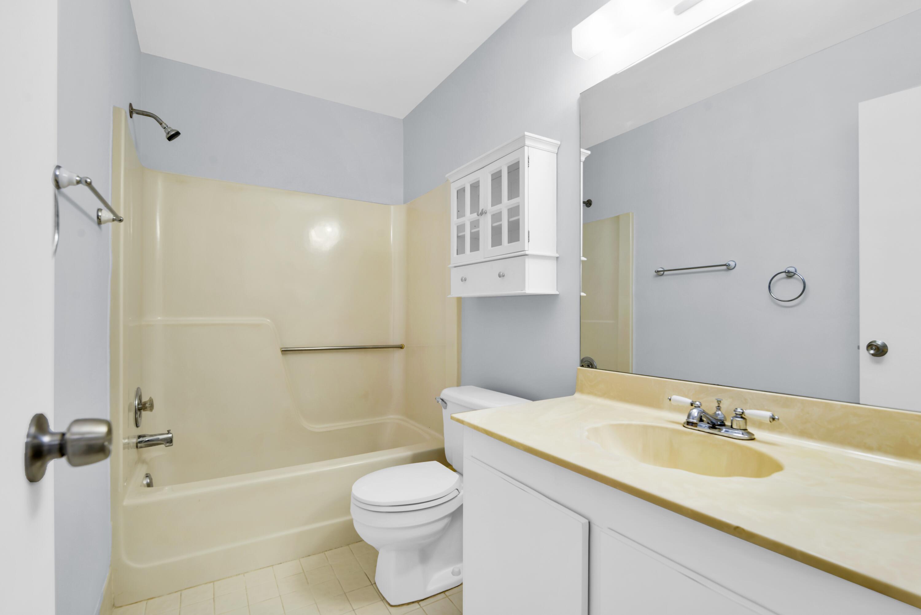 6371 Boca Circle Boca Raton, FL 33433 - Photo 44 of 54 Guest Bathroom