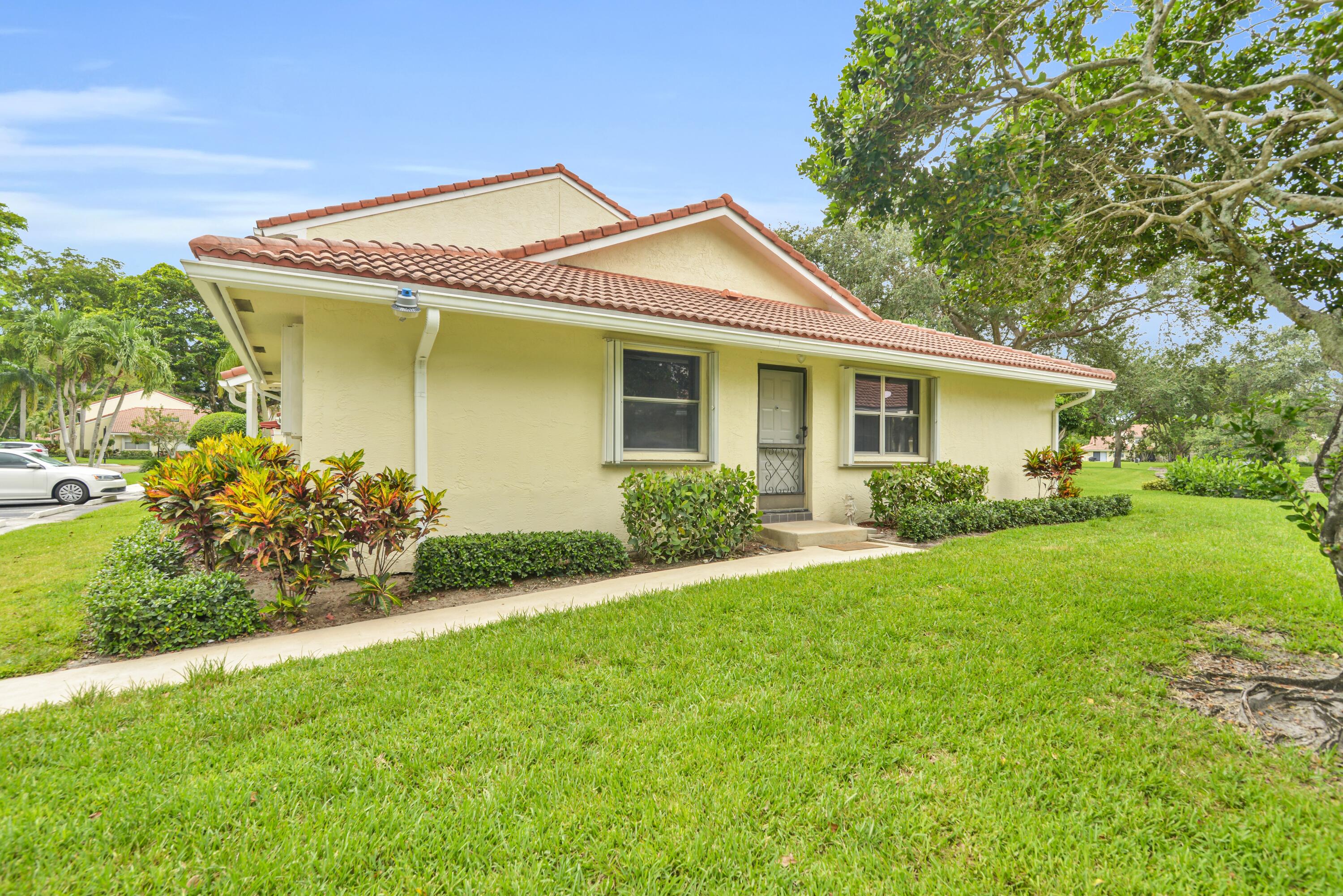 6371 Boca Circle Boca Raton, FL 33433 - Photo 9 of 54 Entrance