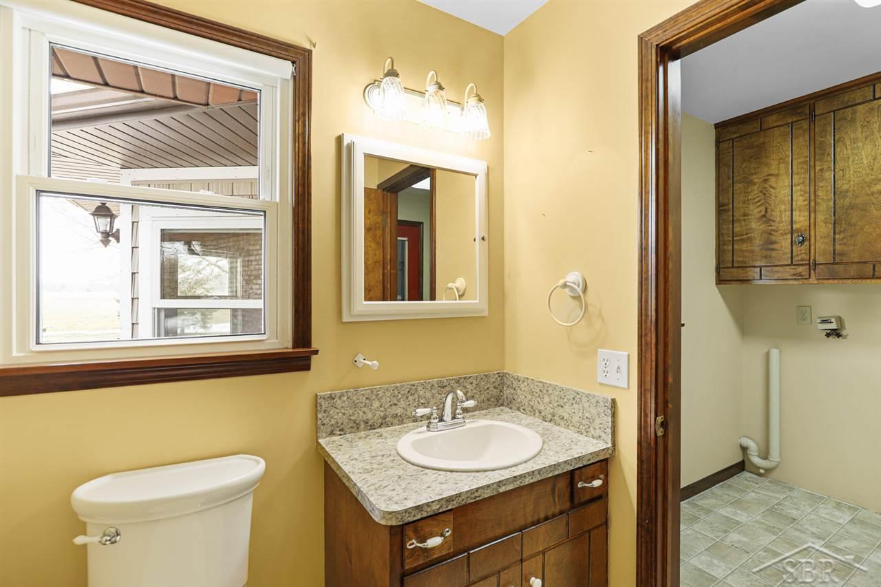13860 Frost Road Hemlock, MI 48626 - Photo 27 of 54 50035987-26.JPG