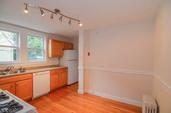 11 Newton Road Arlington, MA 02474 - Photo 8 of 29 Gallery Image 8