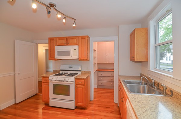 11 Newton Road Arlington, MA 02474 - Photo 10 of 29 Gallery Image 10