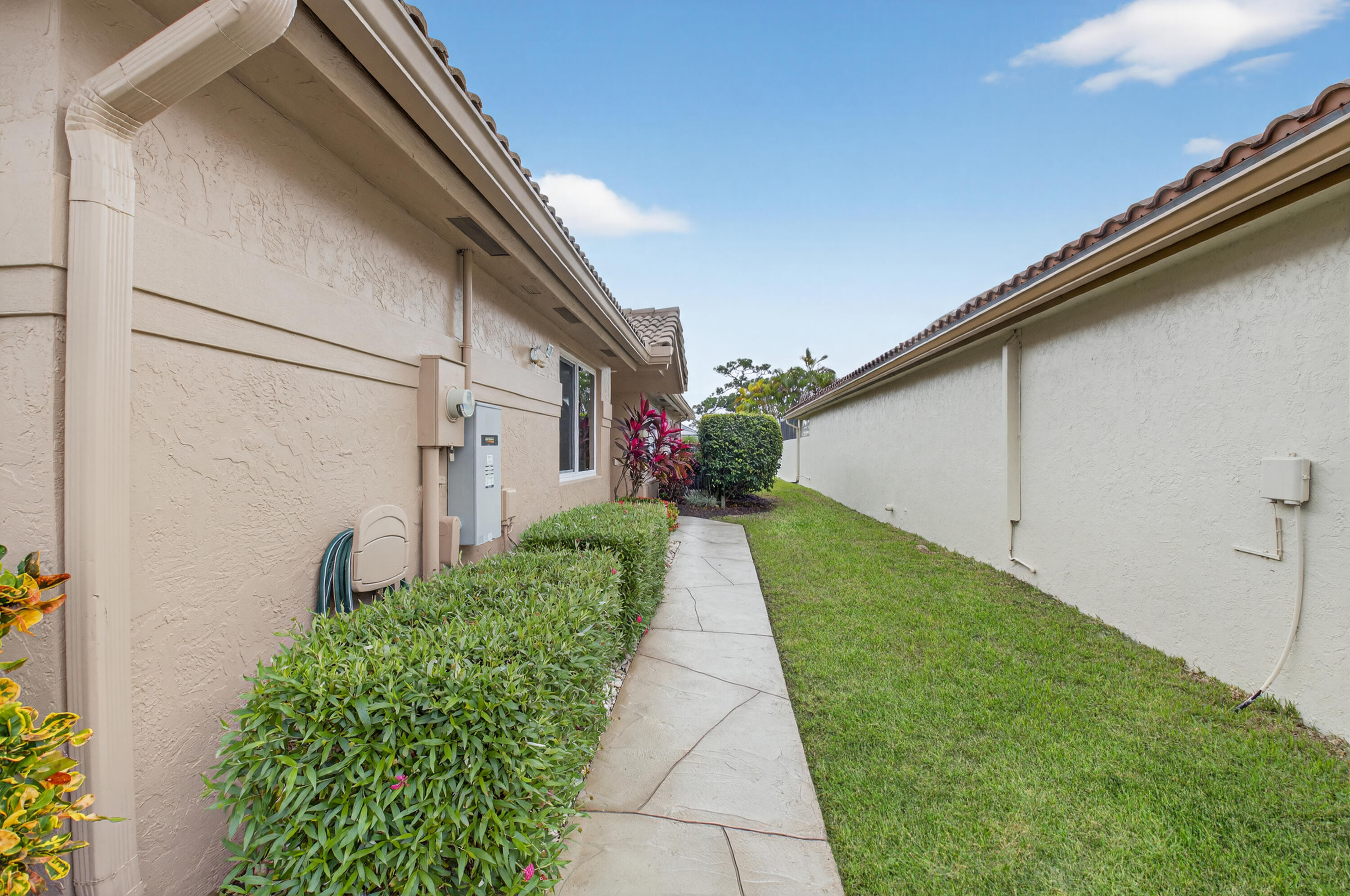 11253 Cloverleaf Circle Boca Raton, FL 33428 - Photo 4 of 79 a view of a back yard of the house