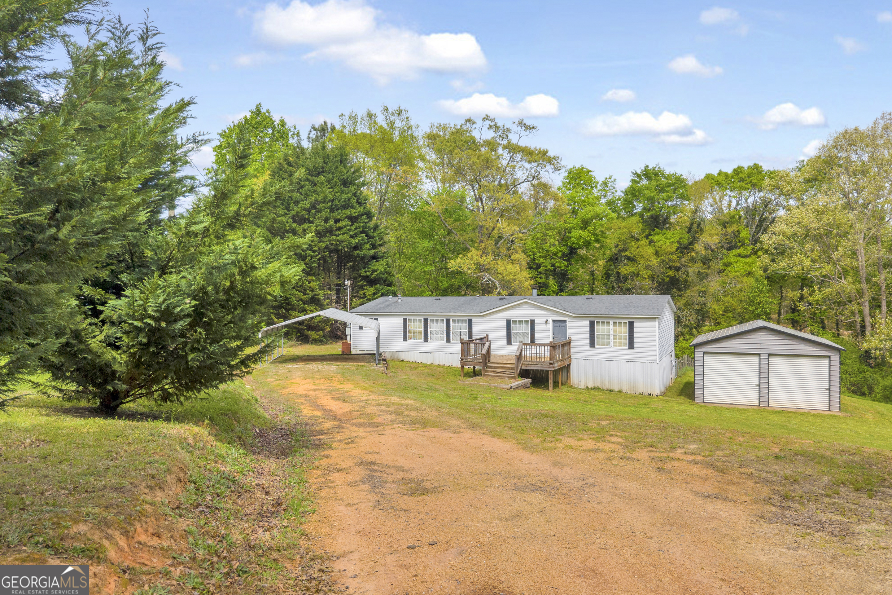35 Jordan Loop Toccoa, GA 30577 - Photo 12 of 49 a view of a house with a yard