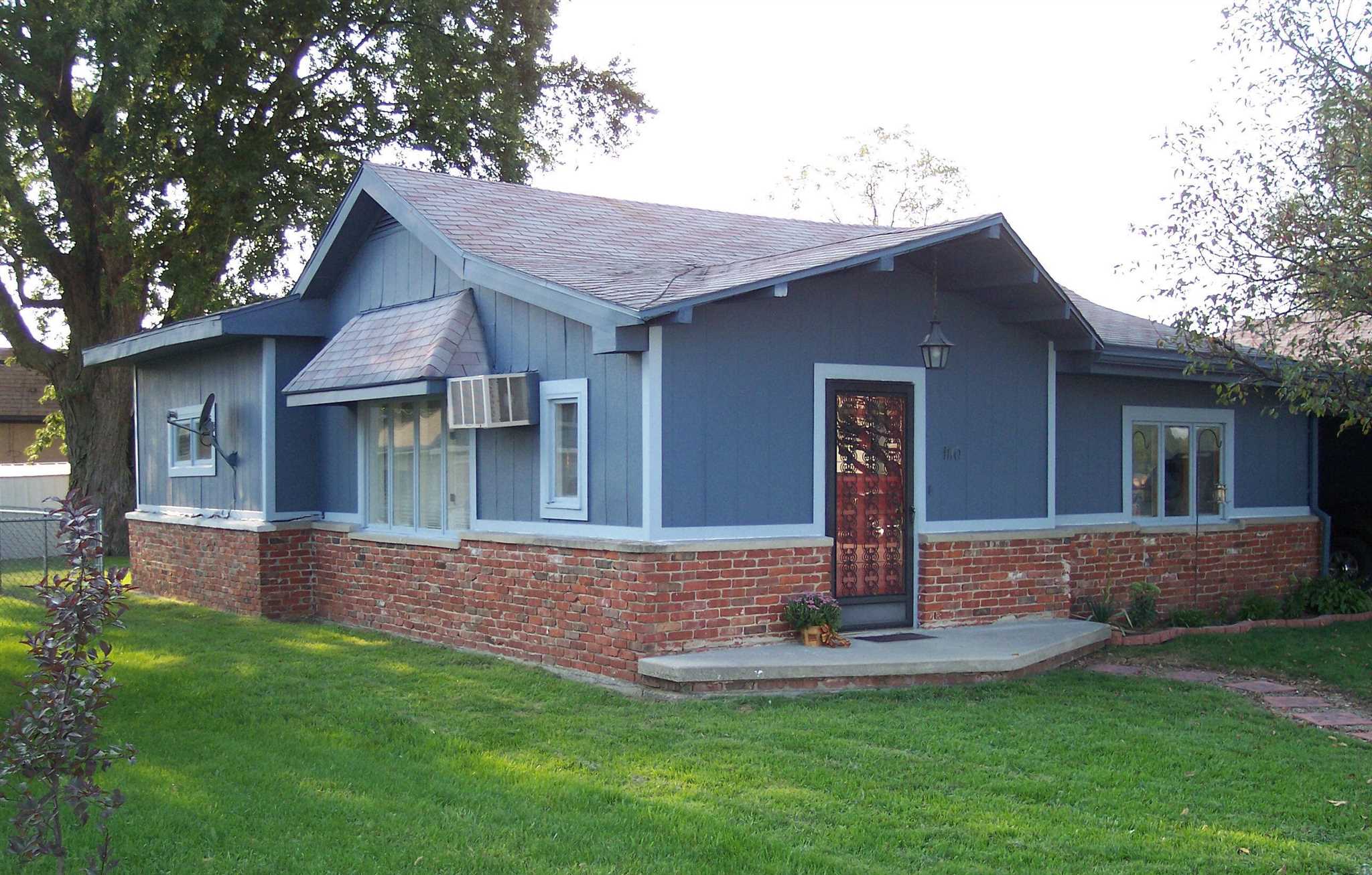 1110 Pearl Street Rochester, IN 46975 - Photo 1 of 20