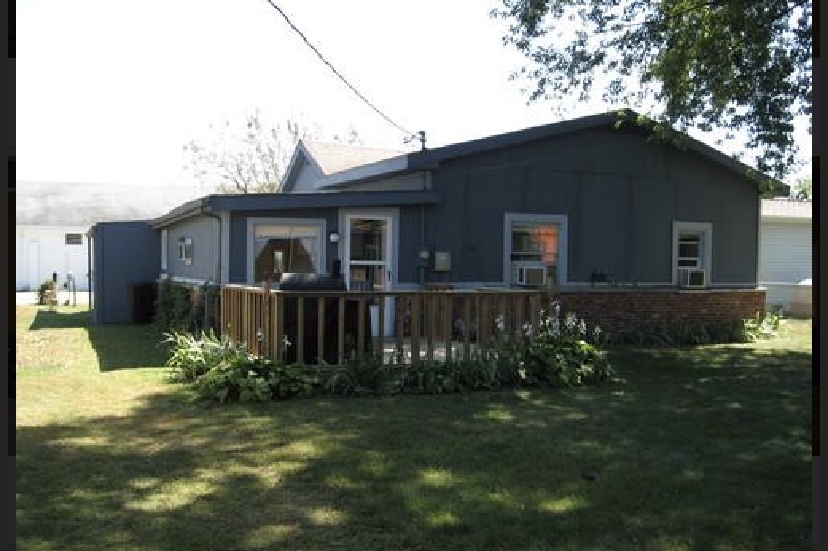 1110 Pearl Street Rochester, IN 46975 - Photo 2 of 20