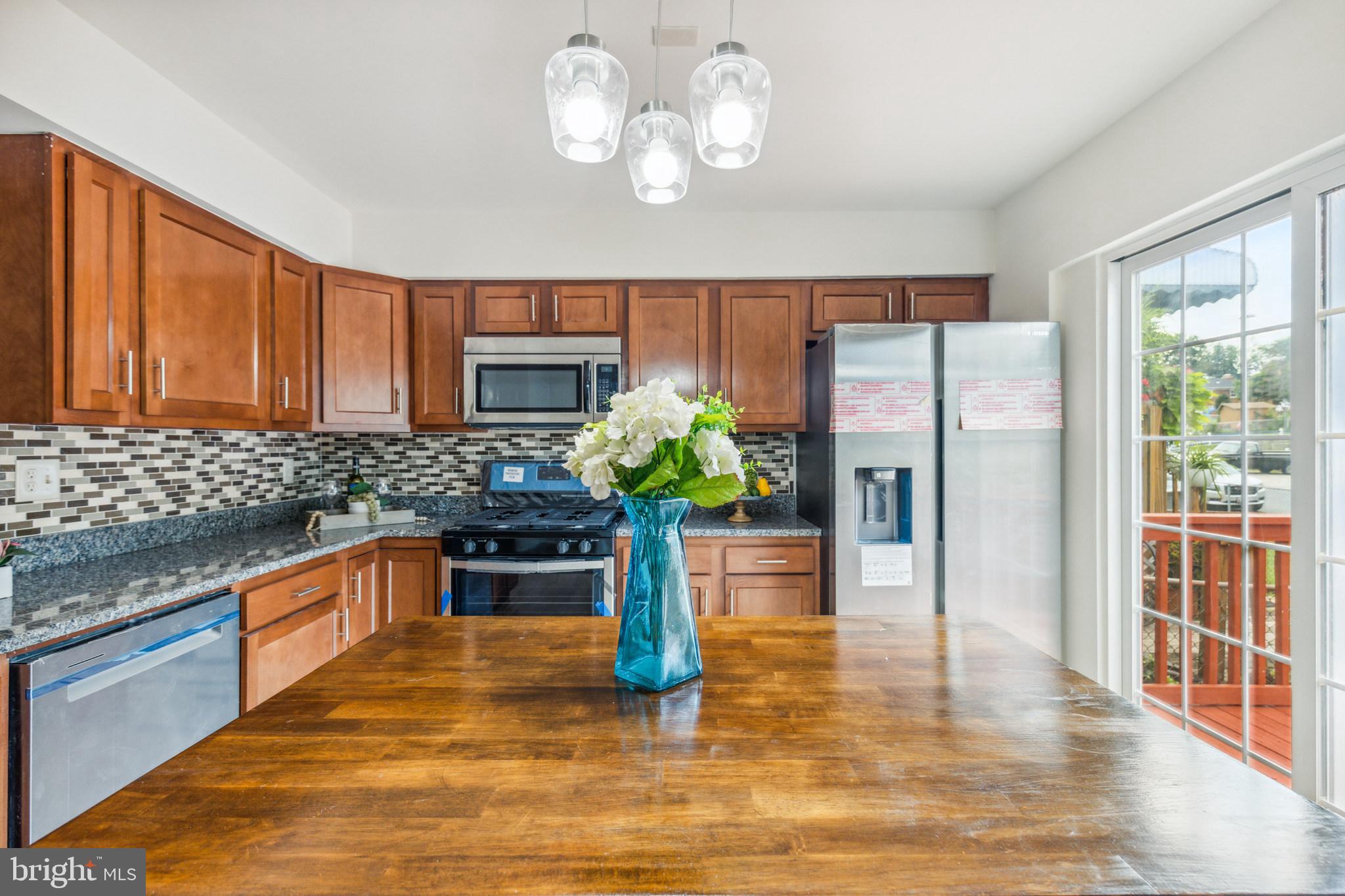 1804 Jackson Road Dundalk, MD 21222 - Photo 3 of 23