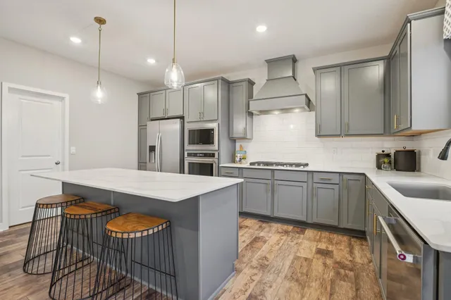 $650,000 | 1741 Oak Creek Pass, Chaska, MN 55318