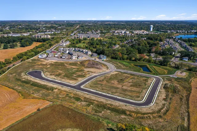 $650,000 | 1741 Oak Creek Pass, Chaska, MN 55318