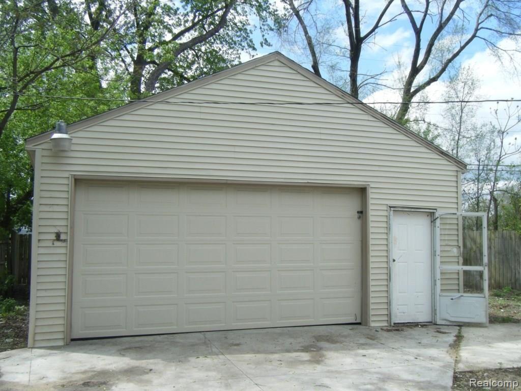 3246 Moore Street Inkster, MI 48141 - Photo 3 of 11