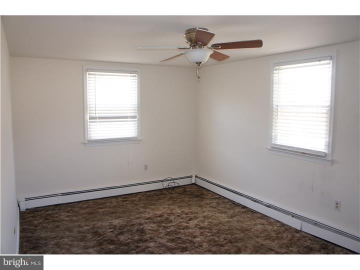 22 South Springfield Road, Unit I2 Clifton Heights, PA 19018 - Photo 7 of 13 Master Bedroom