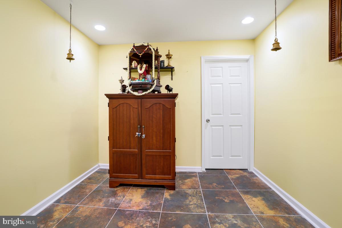 14225 Ashleigh Greene Road Boyds, MD 20841 - Photo 34 of 44 Gallery Image 34